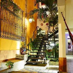 Magic Garden House **** Cali
